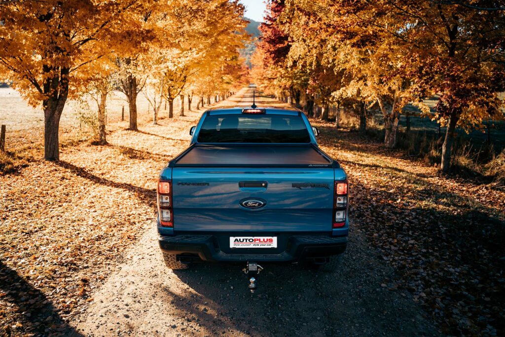 Herbstbild mit Ford Ranger und EVO E